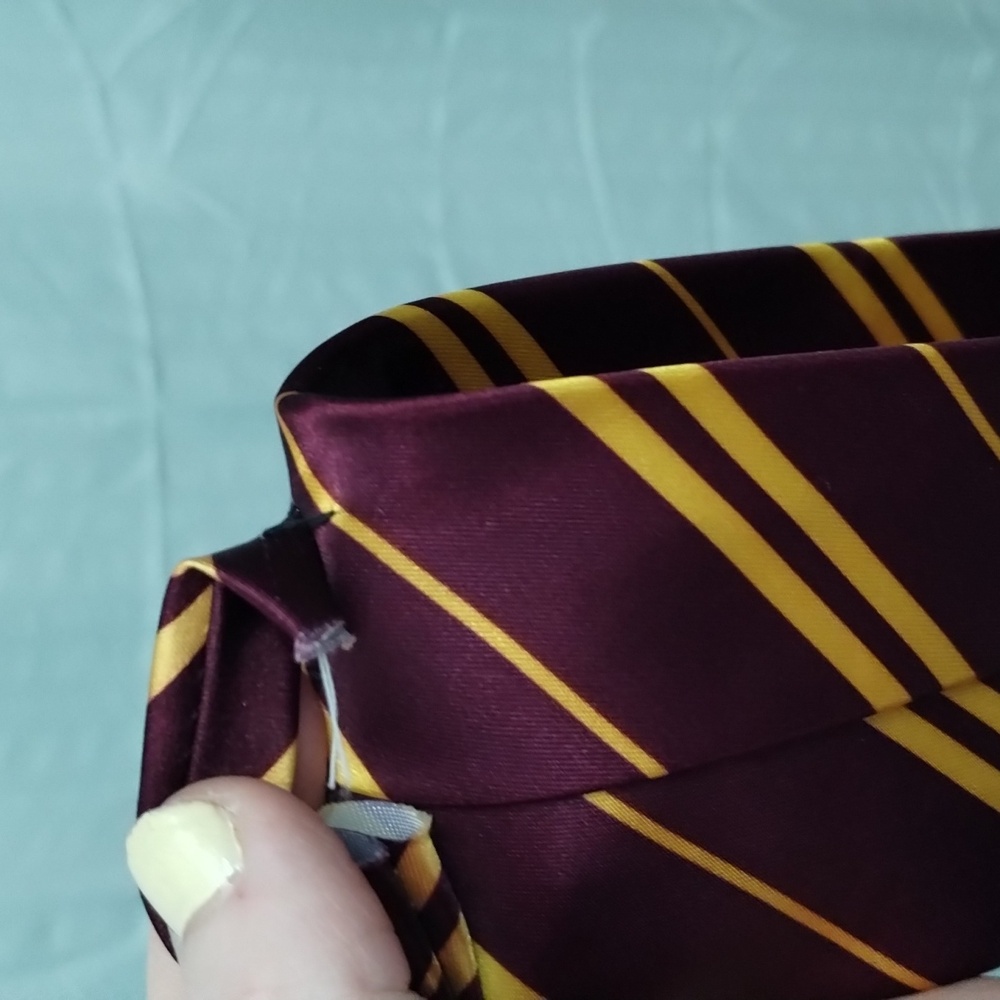 Harry Potter Gryffindor Robe Set - Picture 9 of 9